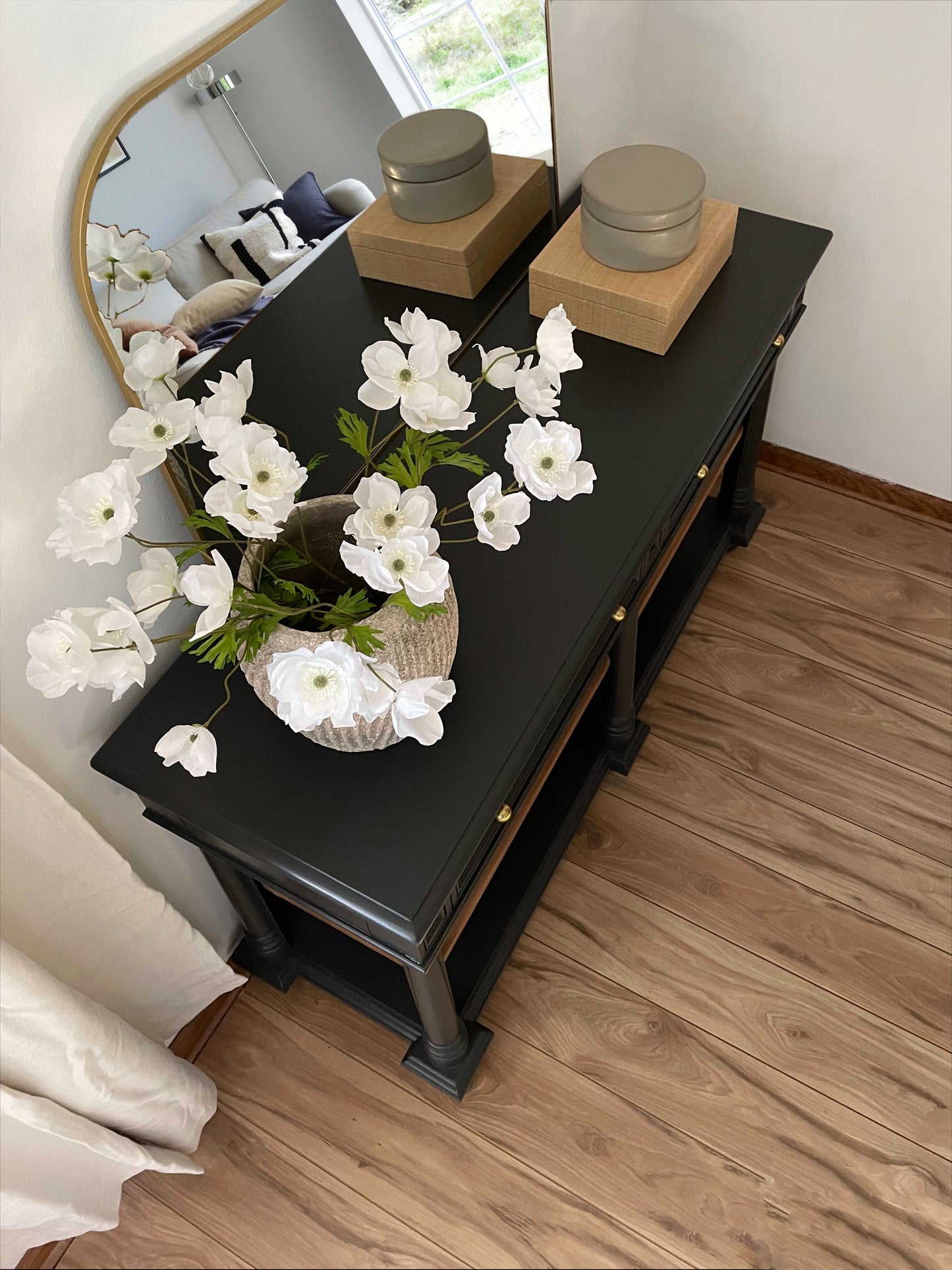 Elegant Black Console Table – Shenandoah Valley Furniture Free Shipping