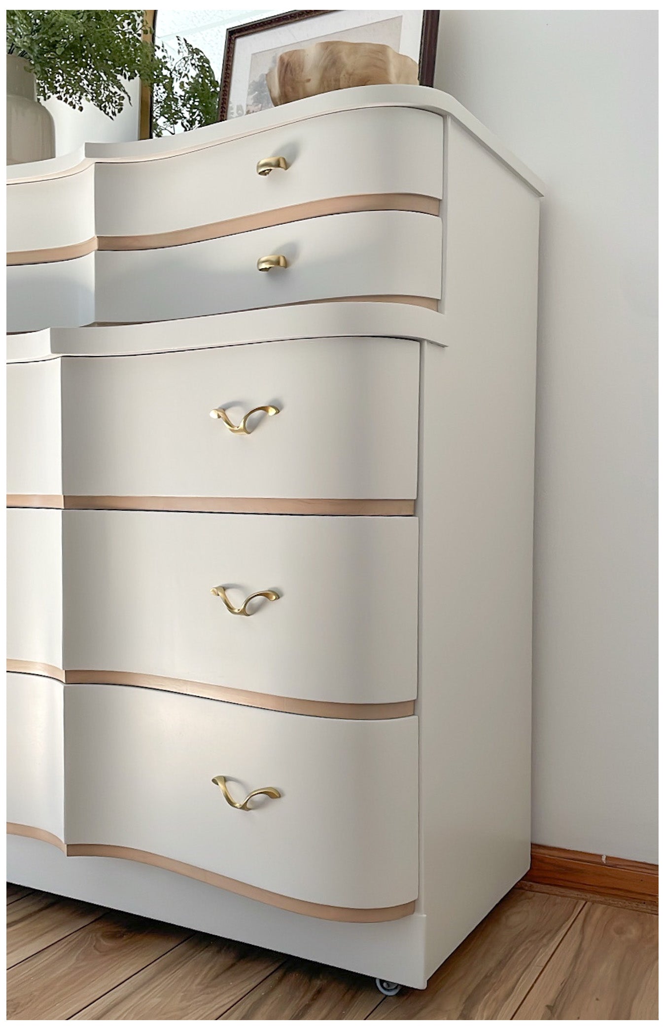 Stunning 1957 Vintage Dresser Set –Serpentine Style Shipping Included
